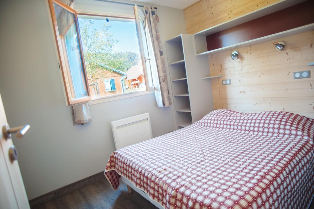 Camping Base De Loisirs Du Lac De La Moselotte Saulxures-sur-Moselotte Buitenkant foto